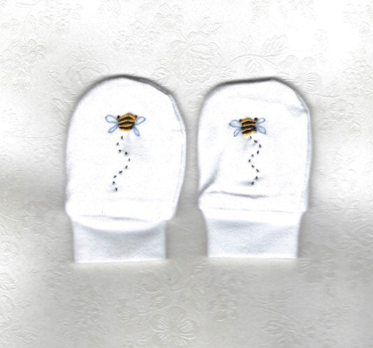 Hand Embroidered White Bee Mittens - Little Branches Boutique 